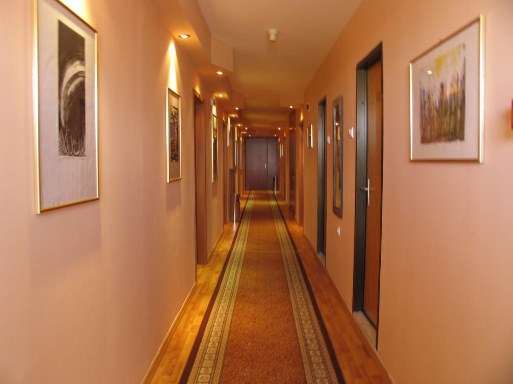 Hotel Square Skopje Eksteriør bilde