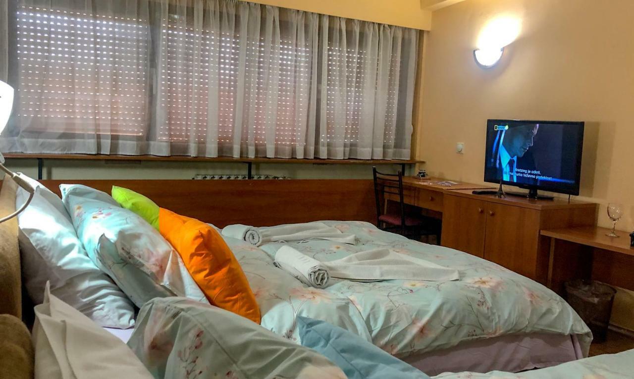 Hotel Square Skopje Eksteriør bilde